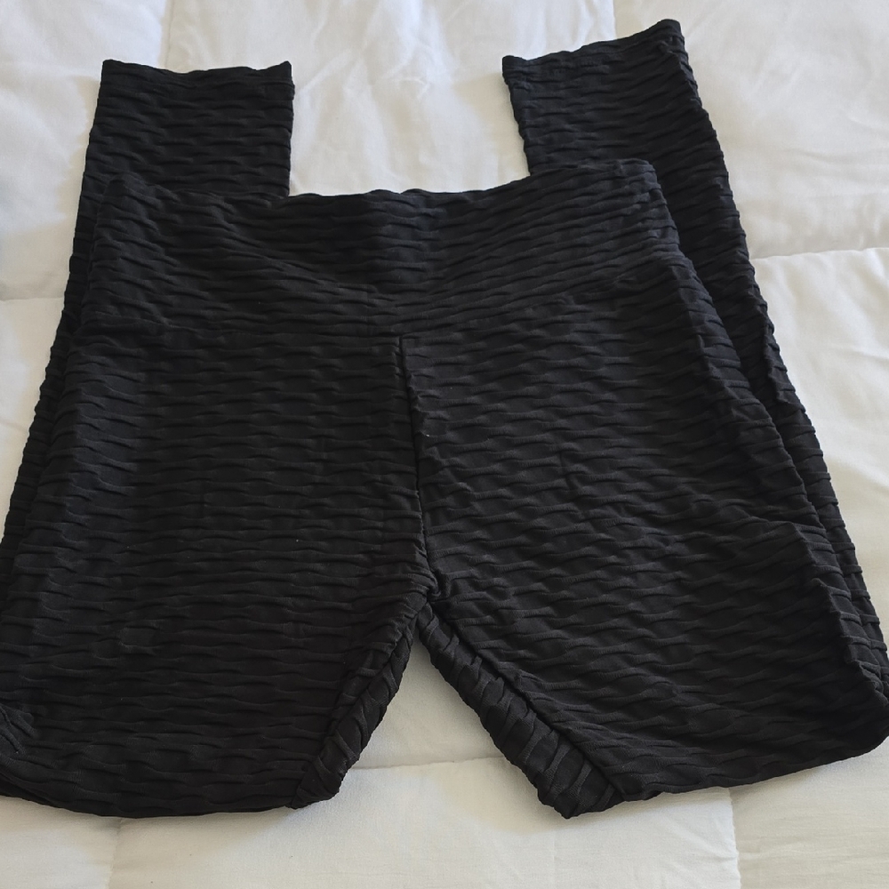 Elegant Black Textured Leggings